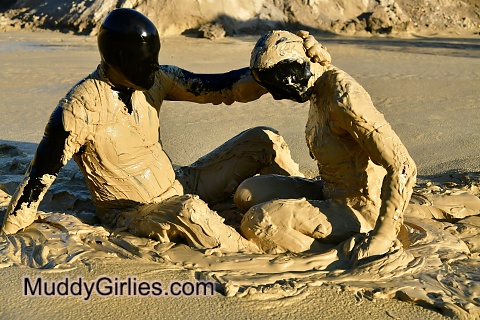 Lovers in mud