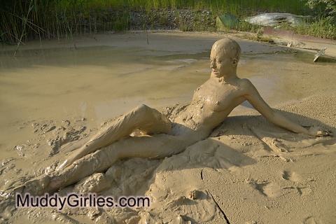 Mud Statue M.!
