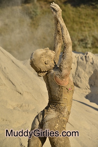 Muddy Contortionist